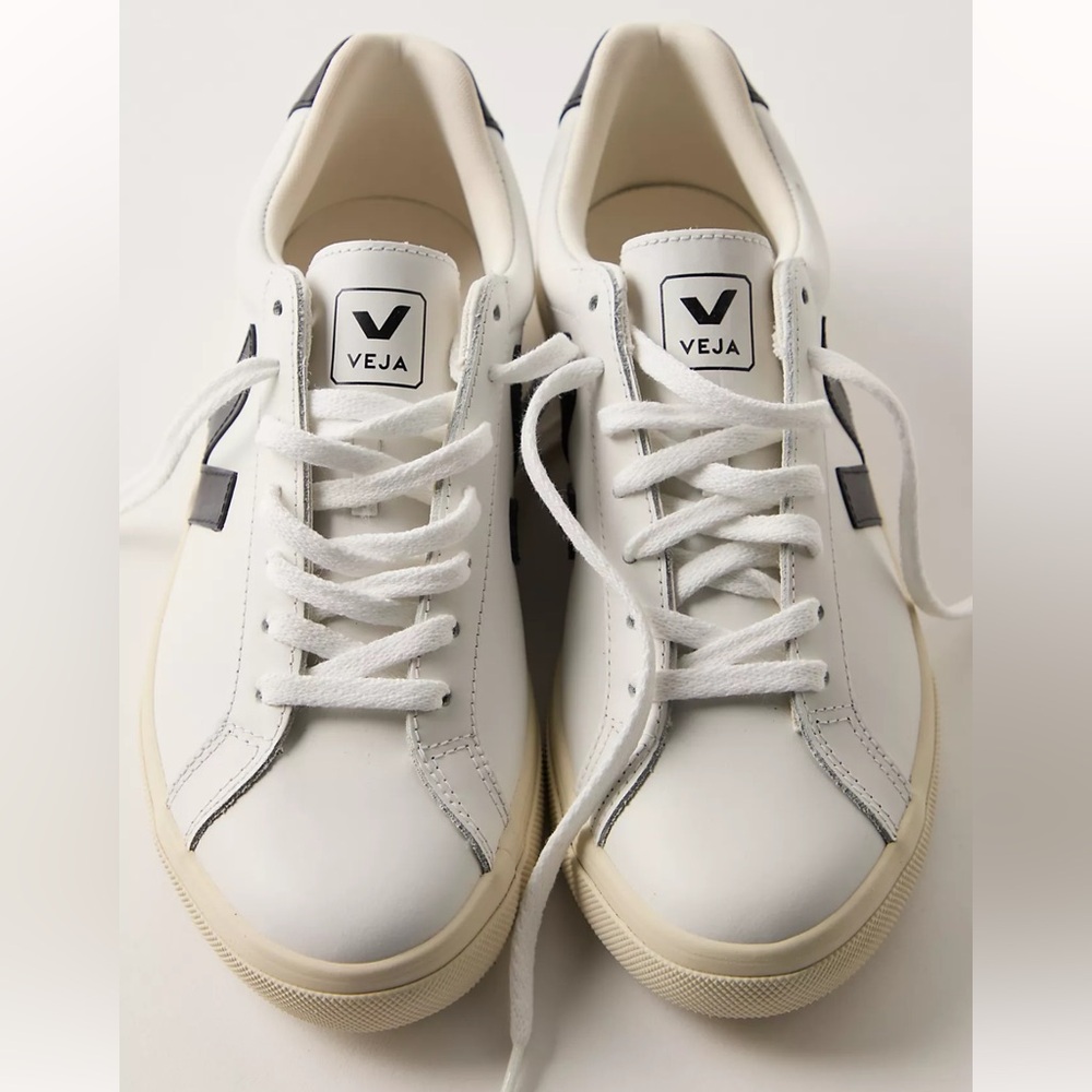 Veja Esplar Sneakers NWT - 39 EU / 8 US - Picture 2 of 4